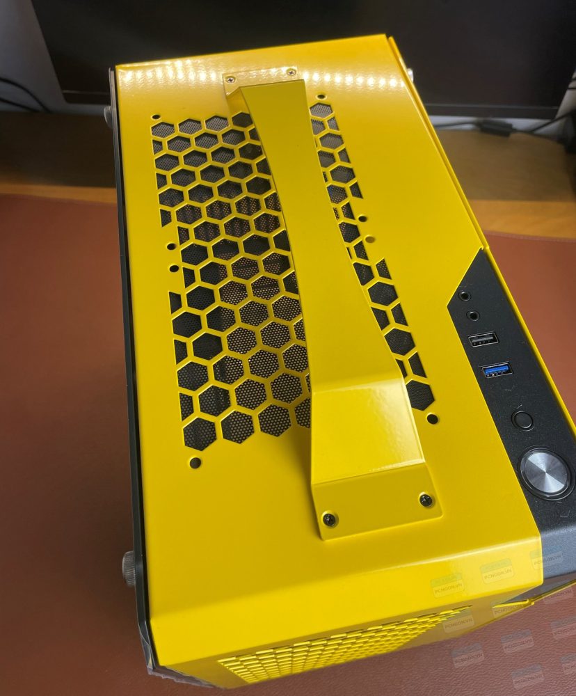 Vỏ Case Máy Tính Mini Itx Traveler - Vàng 10