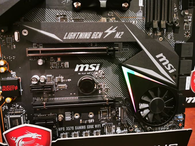 Mainboard máy tính là gì