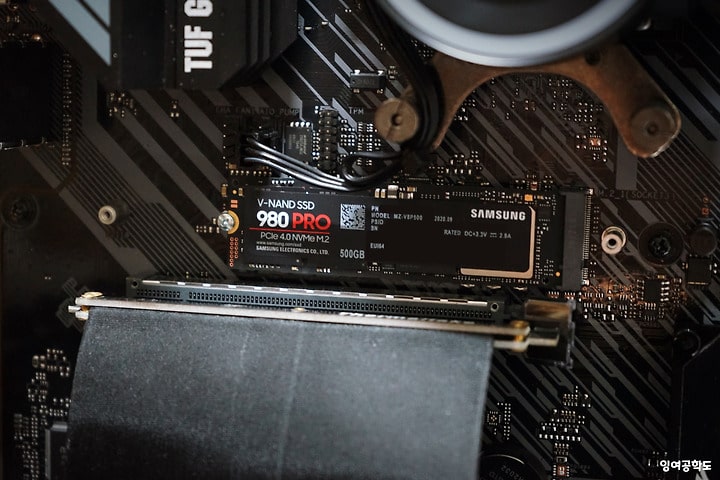 Ổ cứng SSD NVMe là gì?