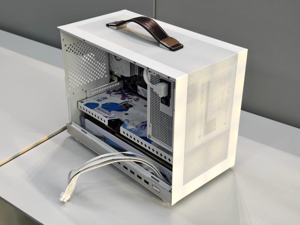 Vỏ Case Máy Tính Mini Itx Shiny Snake G300 - Đen 10